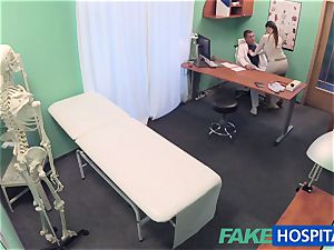 FakeHospital medic gets super-sexy patients vulva humid